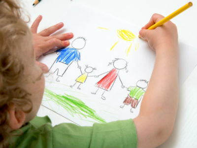 La mamá de tu mamá es tu abuela, ¿cuándo entienden los parentescos?