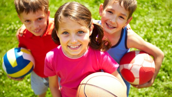 Fútbol y baloncesto, dos deportes que ayudan a vencer la timidez
