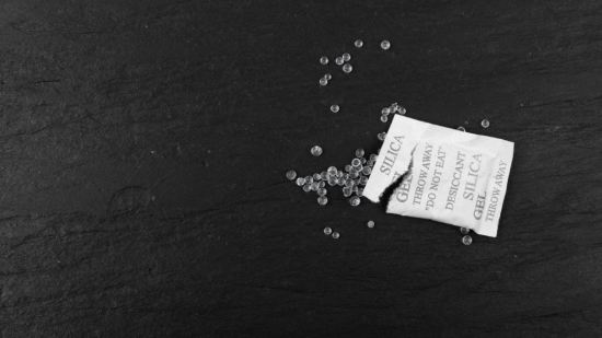 Los peligros del silicagel en niños