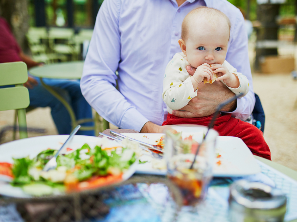 Consejos útiles para comer fuera de casa con el bebé