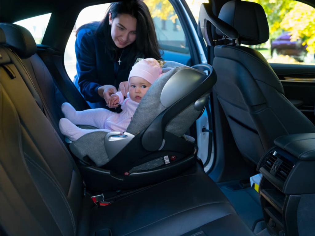 Bebés a contramarcha en el coche