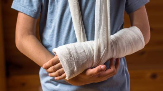 Fracturas de cúbito y radio en niños: esto es lo que debes saber