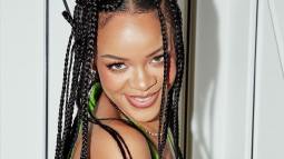 Rihanna, embarazada de su primer hijo