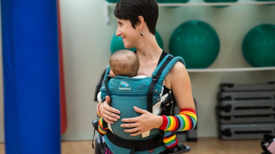 Kangatraining, el nuevo deporte para ponerte en forma porteando a tu bebé