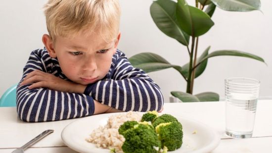 Tienes que acabarte la comida