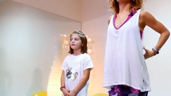 Posturas de yoga para niños: saludo al sol