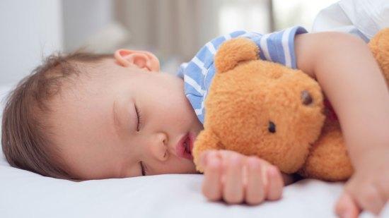 Siestas de mañana y de tarde: guía de siestas, según la edad