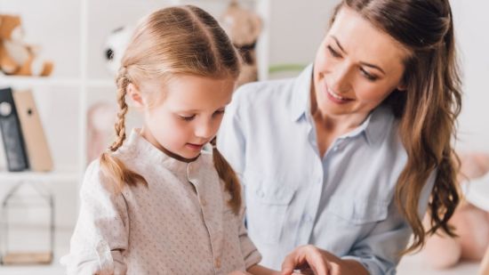 ¿Cómo tratar a un niño con Síndrome de Asperger?