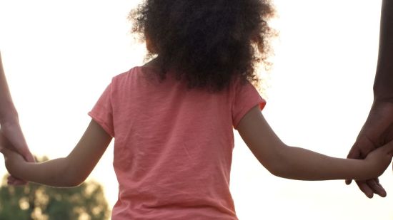 Cómo prepararse para adoptar a un niño mayor