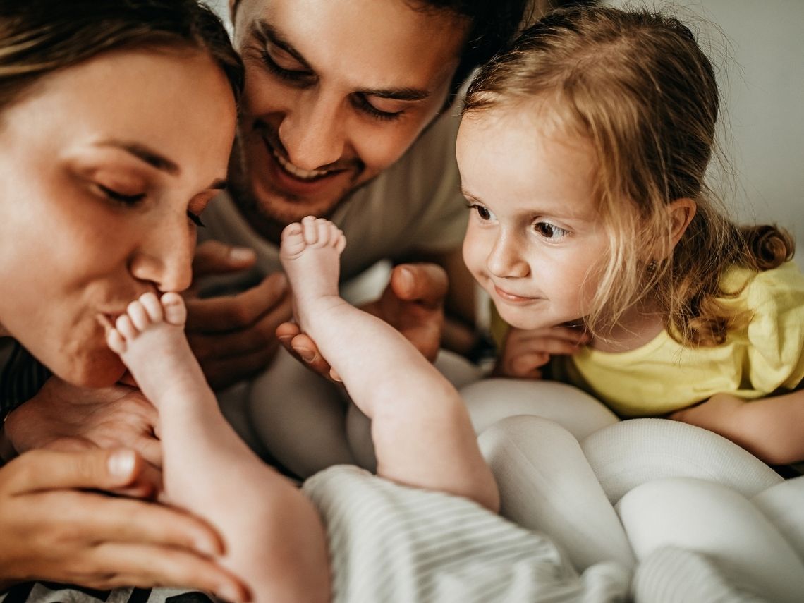 La ciencia afirma que los padres sí tienen un hijo favorito
