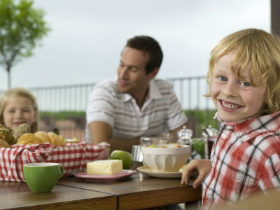 Comer en el restaurante con los niños, ¿una pesadilla?