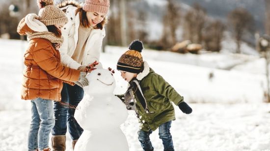 Vamos a la nieve. ¿Qué equipo necesitan los niños?