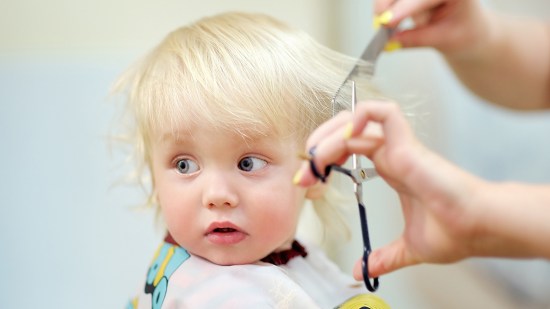cortar el pelo a niño
