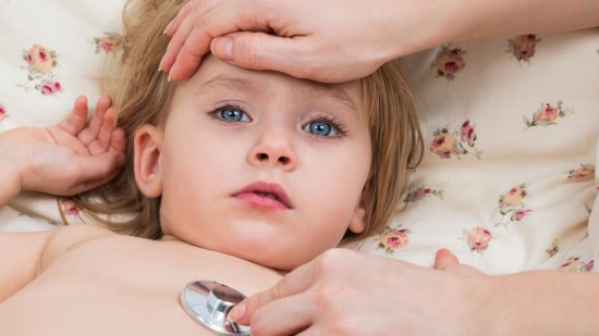 ¿Cuándo se considera que un niño tiene fiebre?