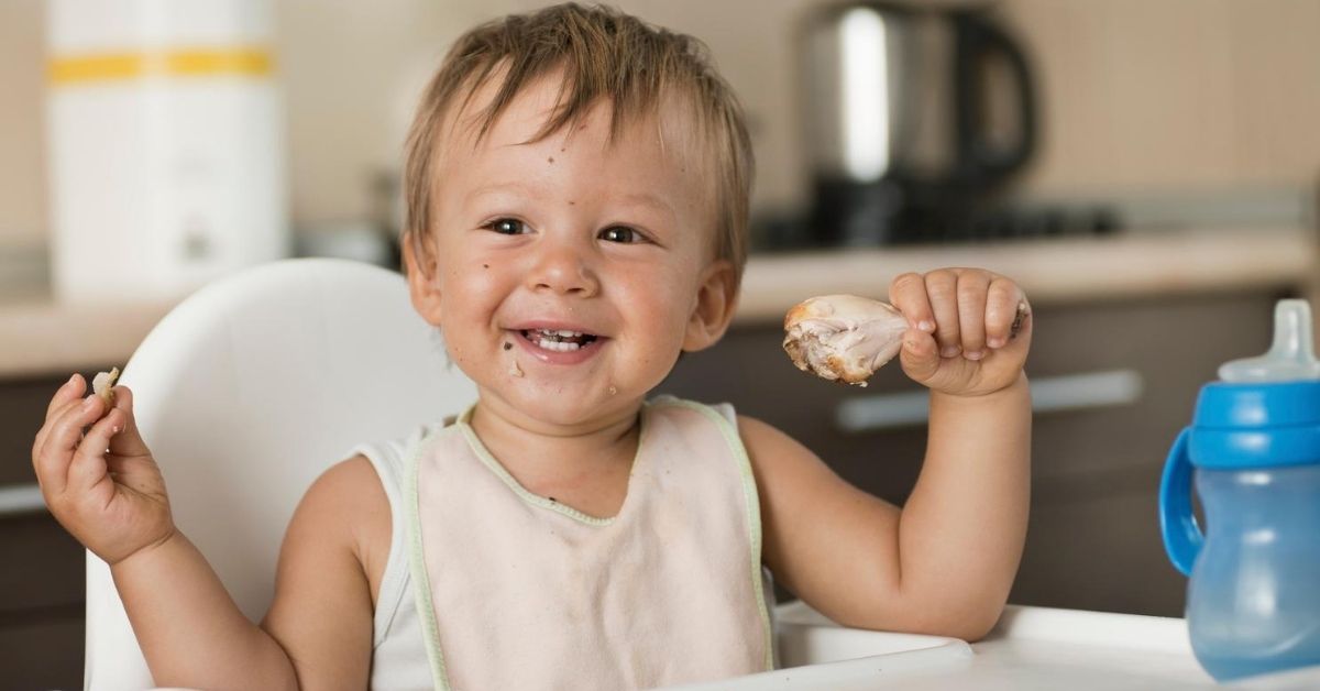 Primeros sólidos. ¿Se alimenta bien mi hijo de un año?