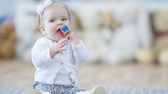 Qué hacer cuando un niño se traga algo