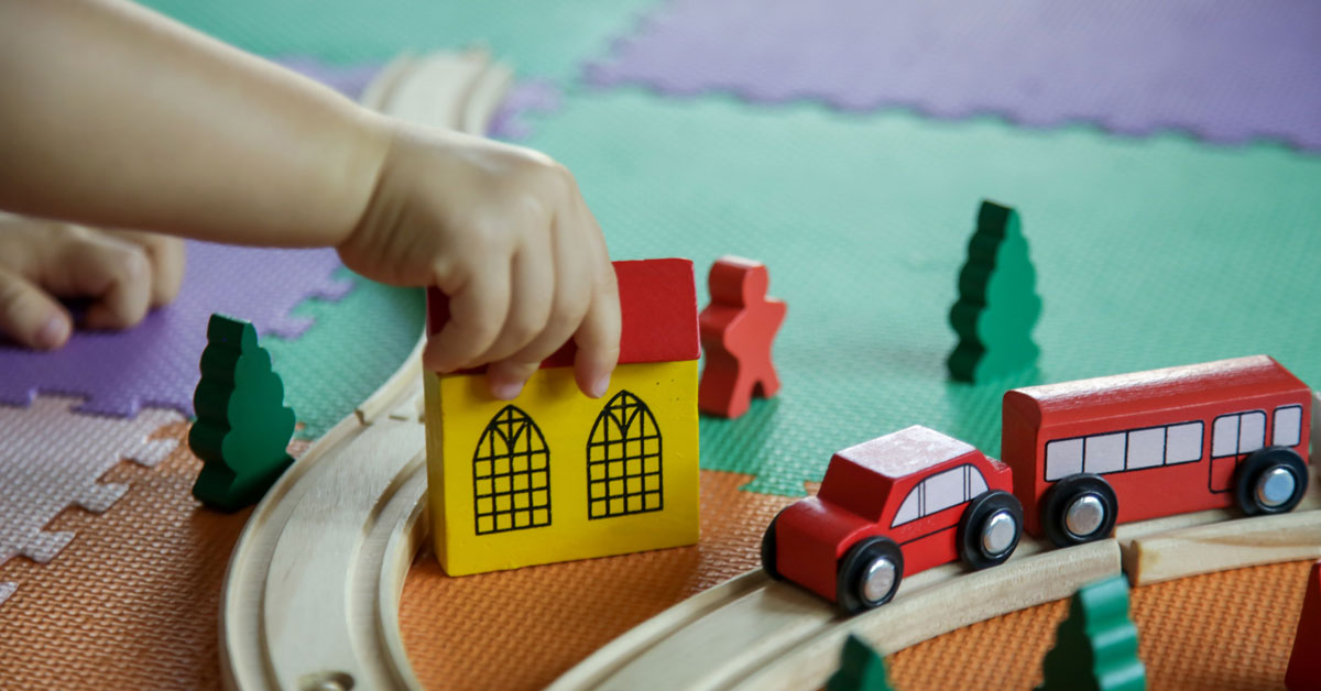 Más de 10 juguetes Montessori perfectos para regalar a los niños