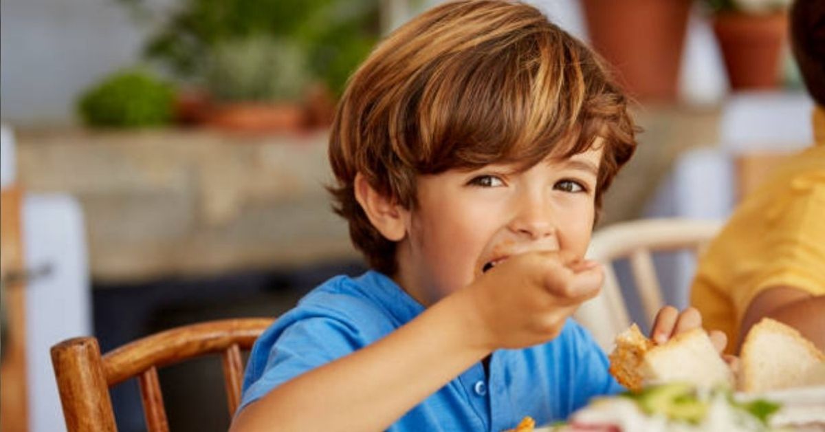 10 normas que tu hijo debe seguir a la hora de comer