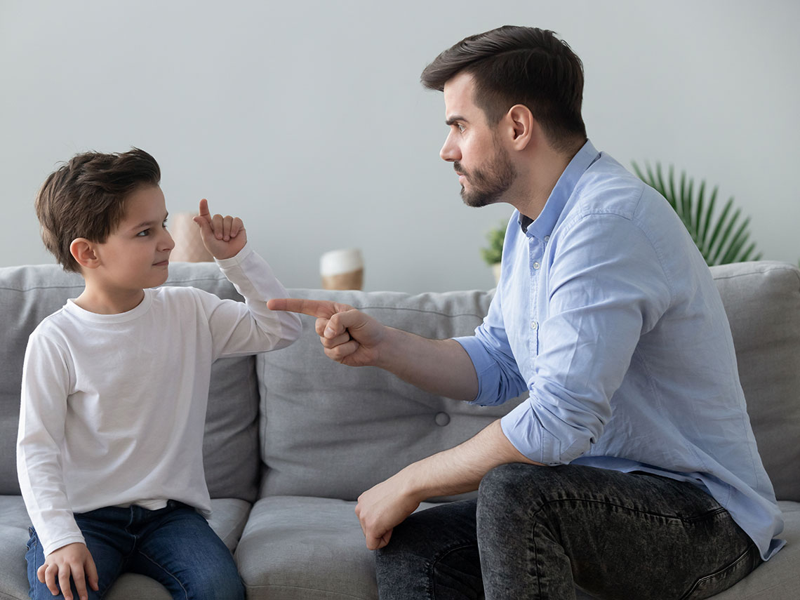 discusión padre e hijo