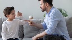 discusión padre e hijo
