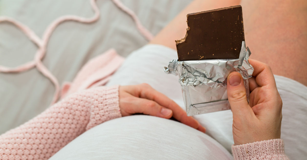 ¿Comer chocolate durante el embarazo puede ayudar al desarrollo del bebé?