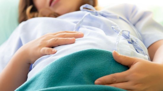 Cómo recuperarse de un desgarro vaginal en casa después del parto