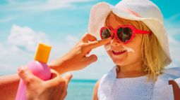 Cómo proteger al bebé y al niño del sol correctamente