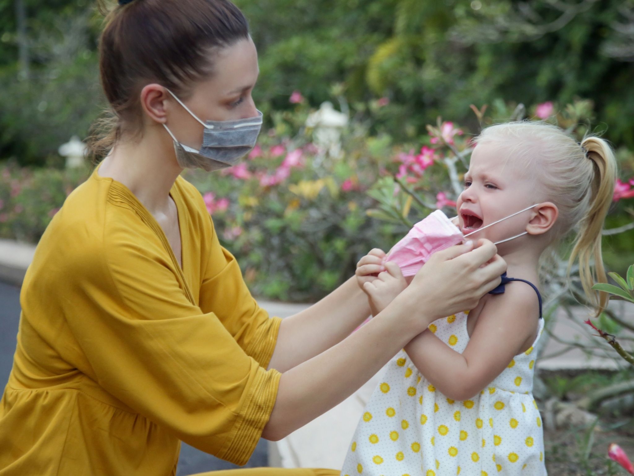 ¿Qué hacer si tu hijo no se quiere quitar la mascarilla?