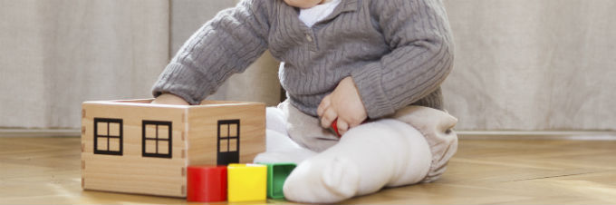 Bebé jugando