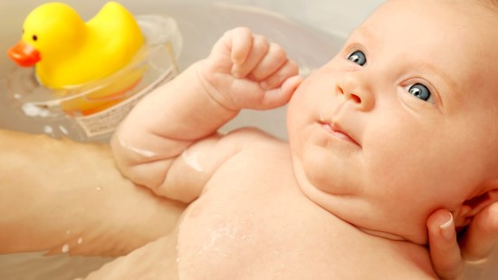 Primer baño del bebé