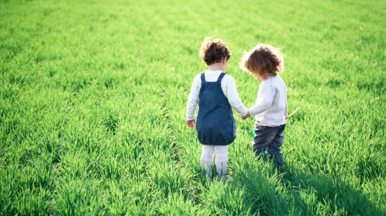 Niños dominantes con sus amigos, ¿qué podemos hacer?