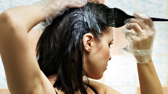 Los tintes del pelo pueden ser malos para el bebé
