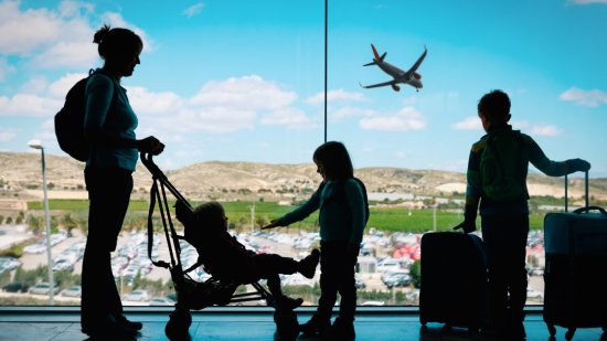 Consejos para viajar con niños: en tren, avión, barco y coche