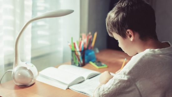 Trucos para crear un ambiente de estudio seguro en tu casa