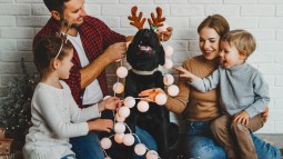 Familia en Navidad (Foto: iStock)