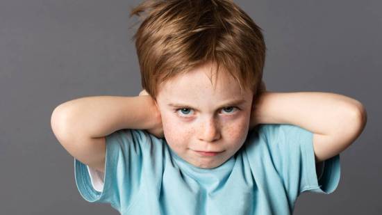 niño enfadado
