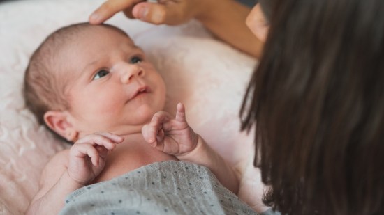 Bebé con costra láctea (Foto: iStock)