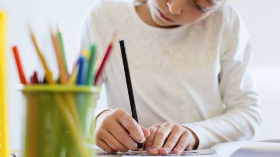 La respuesta viral de una niña de 8 años a un ejercicio de clase que ha dividido a Twitter