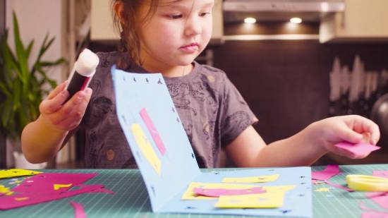 Cómo crear un diario de las emociones con los niños