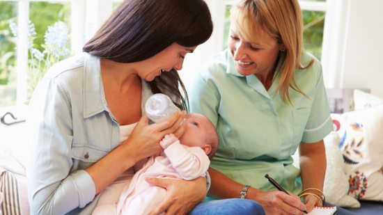 Qué es una doula posparto