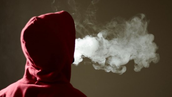 Controla que tu hijo no genere una adicción a la nicotina, pero tampoco a internet