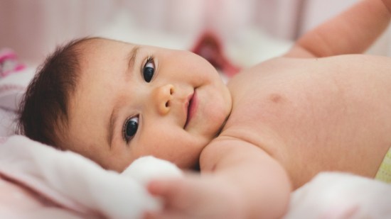 ¿Por qué a mi bebé de seis meses le cuesta dormir?