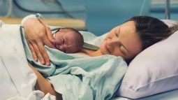 Después de que el niño nazca, hay que expulsar la placenta