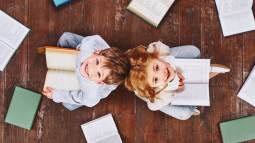 niños con libros