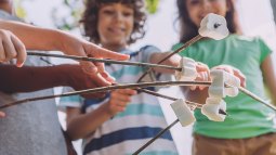 niños en campamento de verano