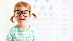 ¿Por qué está aumentando la miopía en niños? ¿Se puede prevenir?