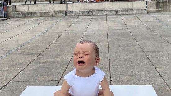 Bebé gigante en el Museo Reina Sofía