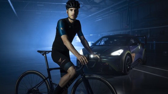 Gobik-and-CUPRA-launch-new-special-edition-cycling-apparel-inspired-by-sportiness-and-design_01_HQ