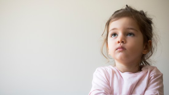 Niña enfadada