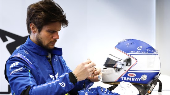 Adrien-Tambay-racing-in-his-DNA_02_HQ
